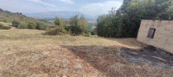 casa indipendente in vendita a Civitaquana