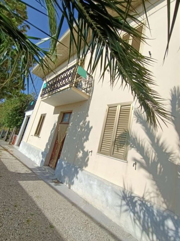 casa indipendente in vendita a Civitaquana