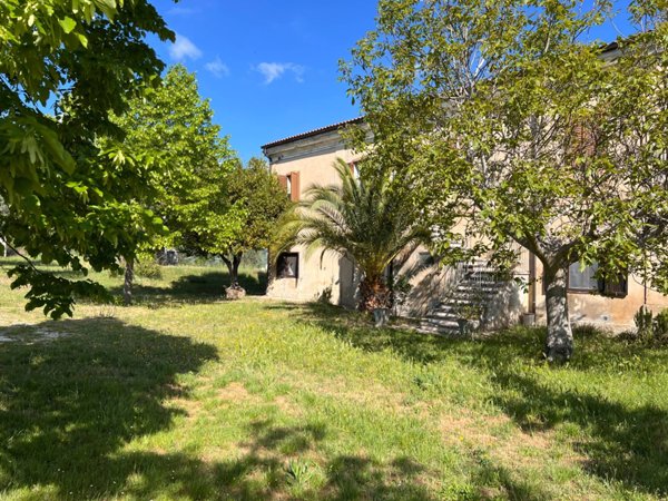 casa indipendente in vendita a Civitaquana