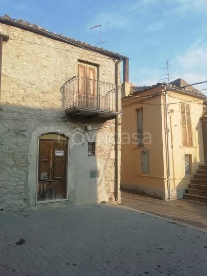 casa indipendente in vendita a Civitaquana