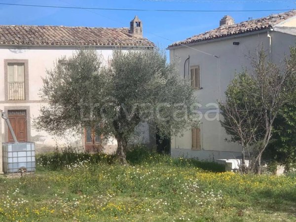 casa indipendente in vendita a Civitaquana