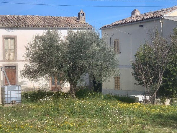 casa indipendente in vendita a Civitaquana
