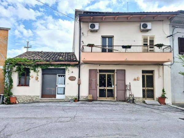 appartamento in vendita a Civitaquana