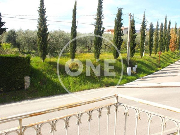 casa indipendente in vendita a Civitaquana