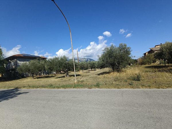 terreno edificabile in vendita a Civitaquana