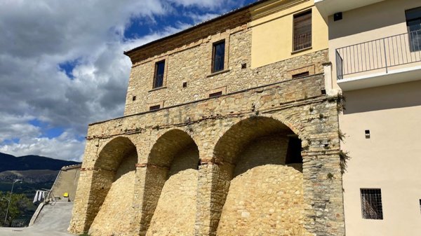 pentavano in vendita a Civitaquana