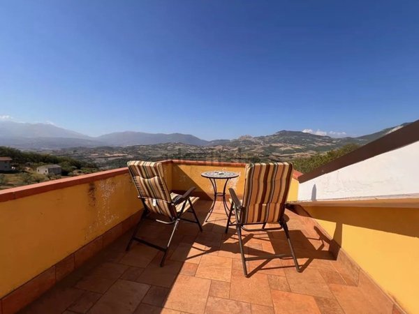 casa indipendente in vendita a Civitaquana