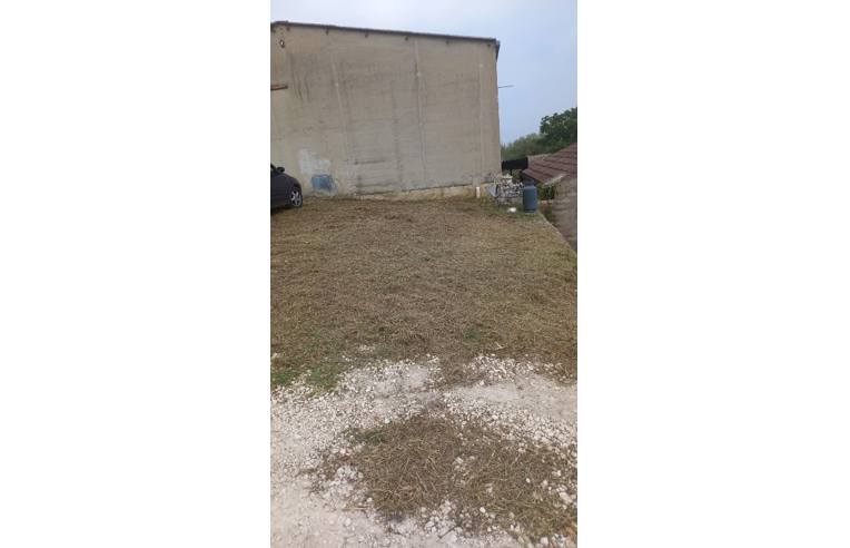 casa indipendente in vendita a Civitaquana