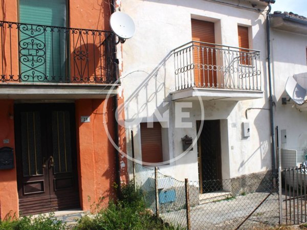 casa indipendente in vendita a Civitaquana