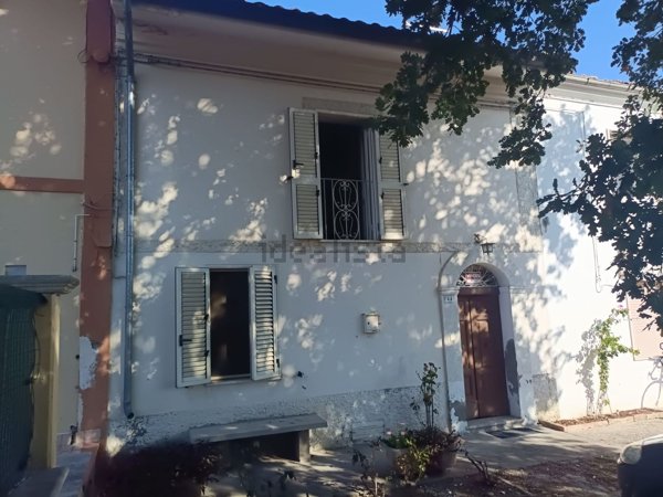 casa indipendente in vendita a Civitaquana