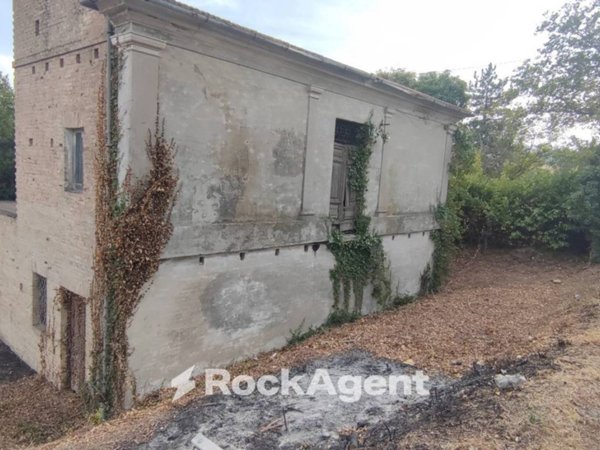 casa indipendente in vendita a Civitaquana