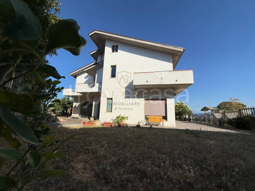 casa indipendente in vendita a Civitaquana
