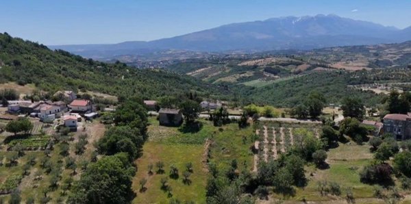 casa indipendente in vendita a Civitaquana