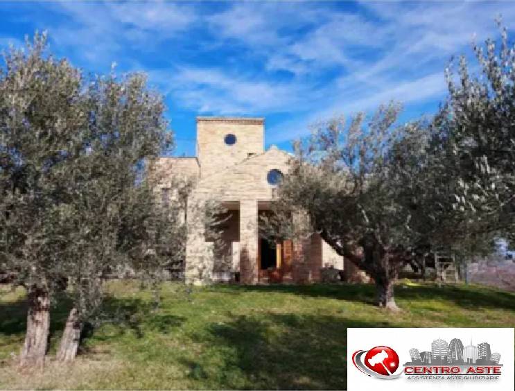 casa indipendente in vendita a Civitaquana