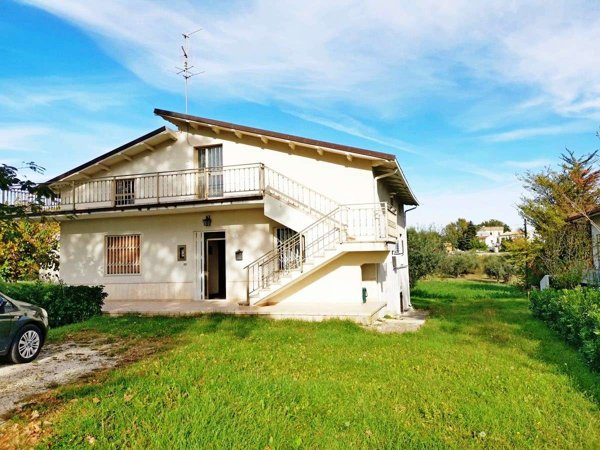 casa indipendente in vendita a Civitella Casanova