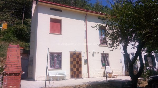 casa indipendente in vendita a Civitella Casanova