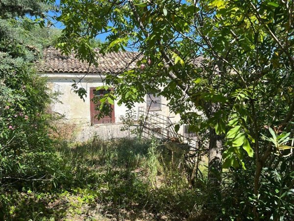 casa indipendente in vendita a Civitella Casanova