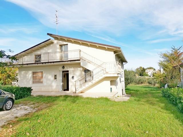 casa indipendente in vendita a Civitella Casanova