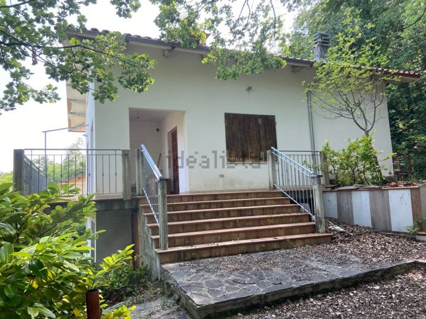casa indipendente in vendita a Civitella Casanova in zona Vestea