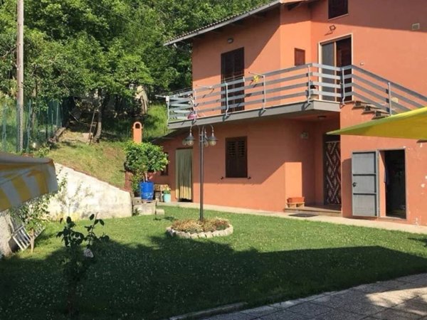 casa indipendente in vendita a Civitella Casanova in zona Vestea