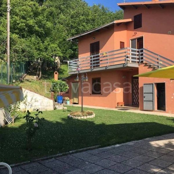 casa indipendente in vendita a Civitella Casanova in zona Vestea