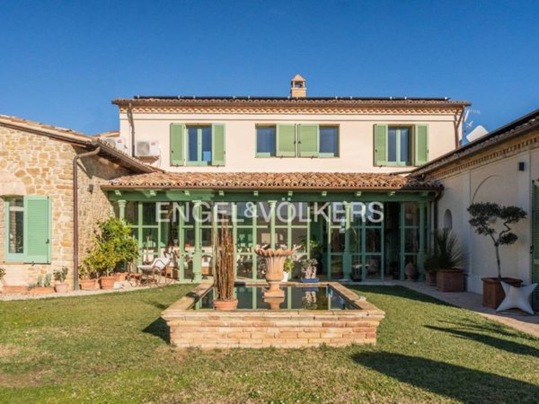 casa indipendente in vendita a Civitella Casanova in zona Mirabello