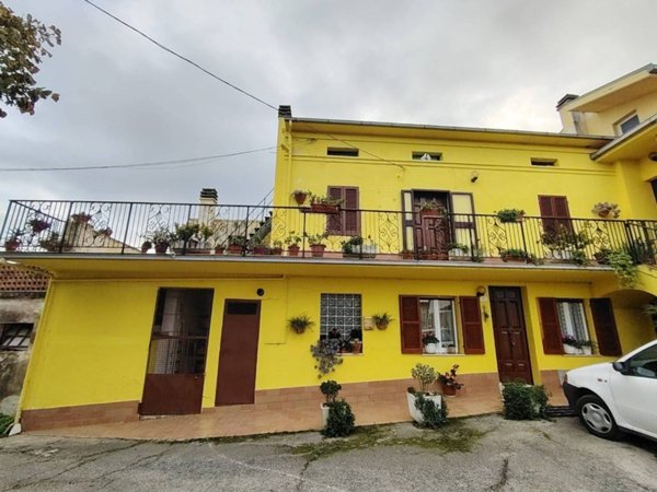 casa indipendente in vendita a Civitella Casanova
