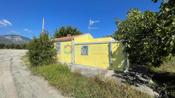 casa indipendente in vendita a Civitella Casanova