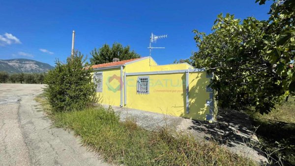 casa indipendente in vendita a Civitella Casanova