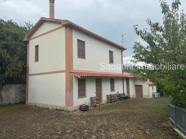 casa indipendente in vendita a Civitella Casanova in zona Vestea