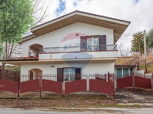 casa indipendente in vendita a Civitella Casanova in zona Vestea