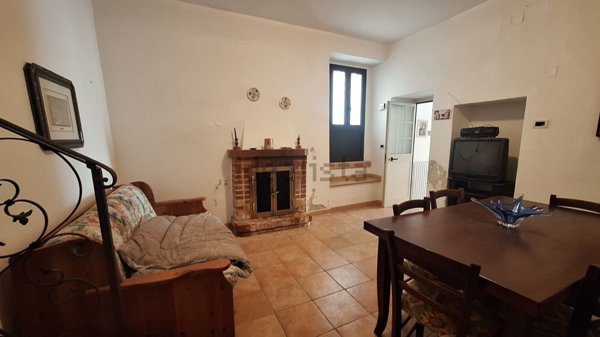 pentavano in vendita a Civitella Casanova