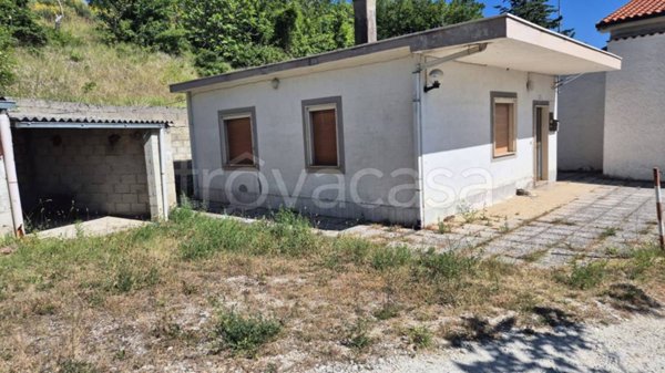 appartamento in vendita a Civitella Casanova in zona Vestea