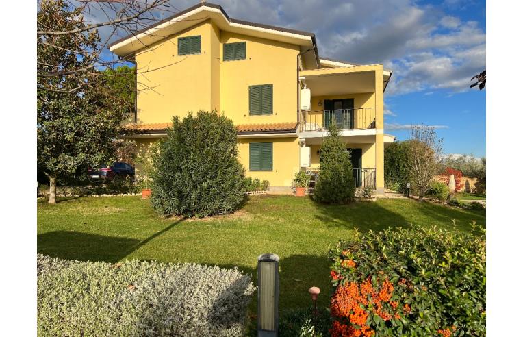 casa indipendente in vendita a Collecorvino in zona Congiunti