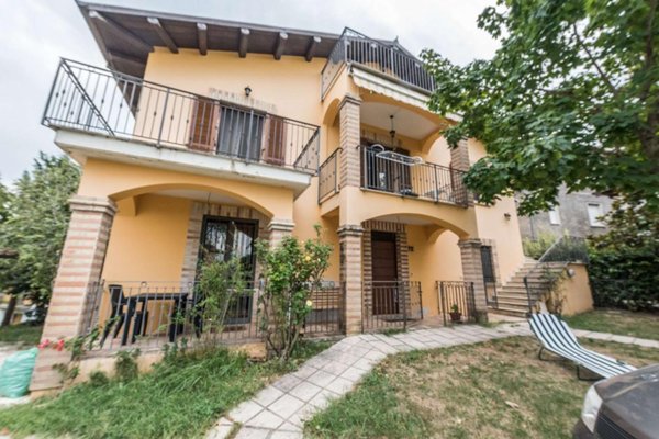 appartamento in vendita a Collecorvino in zona Barberi
