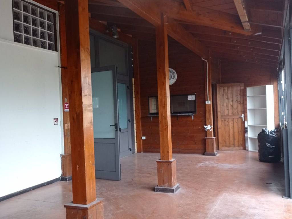 negozio in vendita a Collecorvino