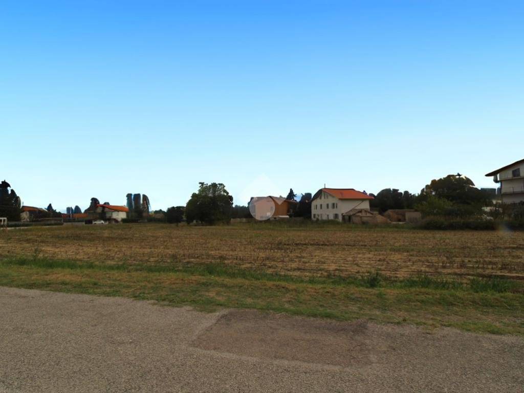 terreno agricolo in vendita a Collecorvino in zona Congiunti