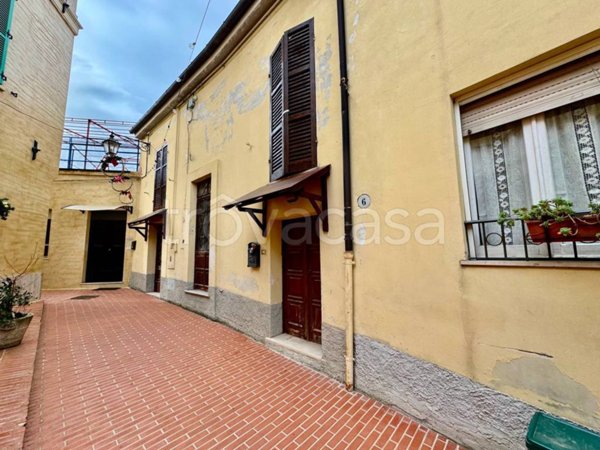 casa indipendente in vendita a Collecorvino