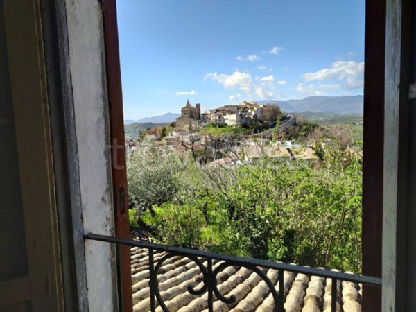 casa indipendente in vendita a Collecorvino