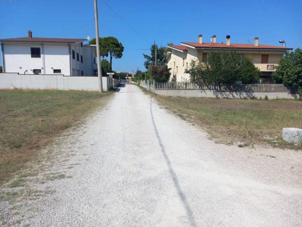 terreno edificabile in vendita a Collecorvino