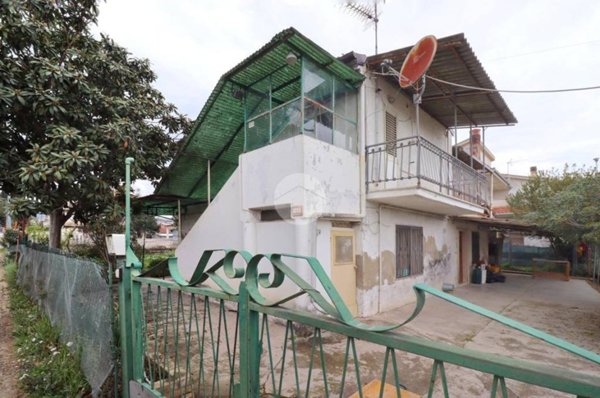 casa indipendente in vendita a Collecorvino