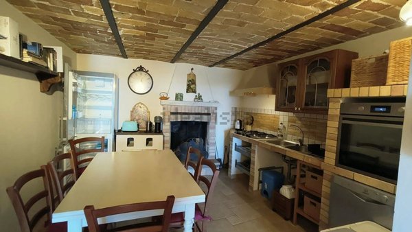 casa indipendente in vendita a Collecorvino