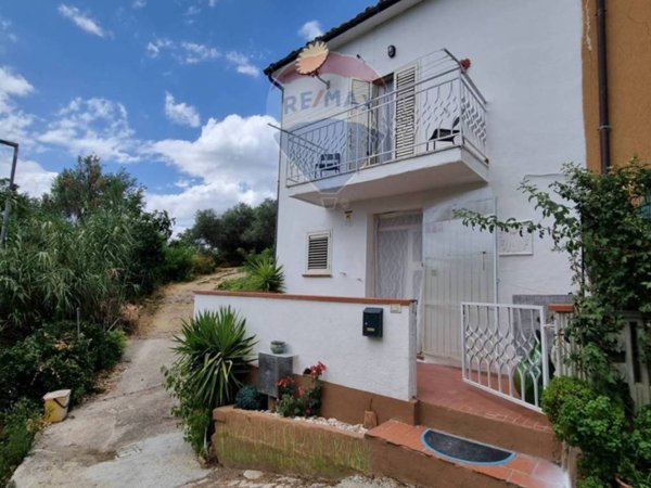 casa indipendente in vendita a Collecorvino