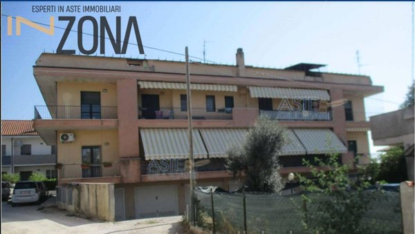 appartamento in vendita a Collecorvino in zona Barberi