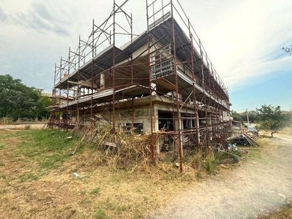 casa indipendente in vendita a Collecorvino in zona Barberi