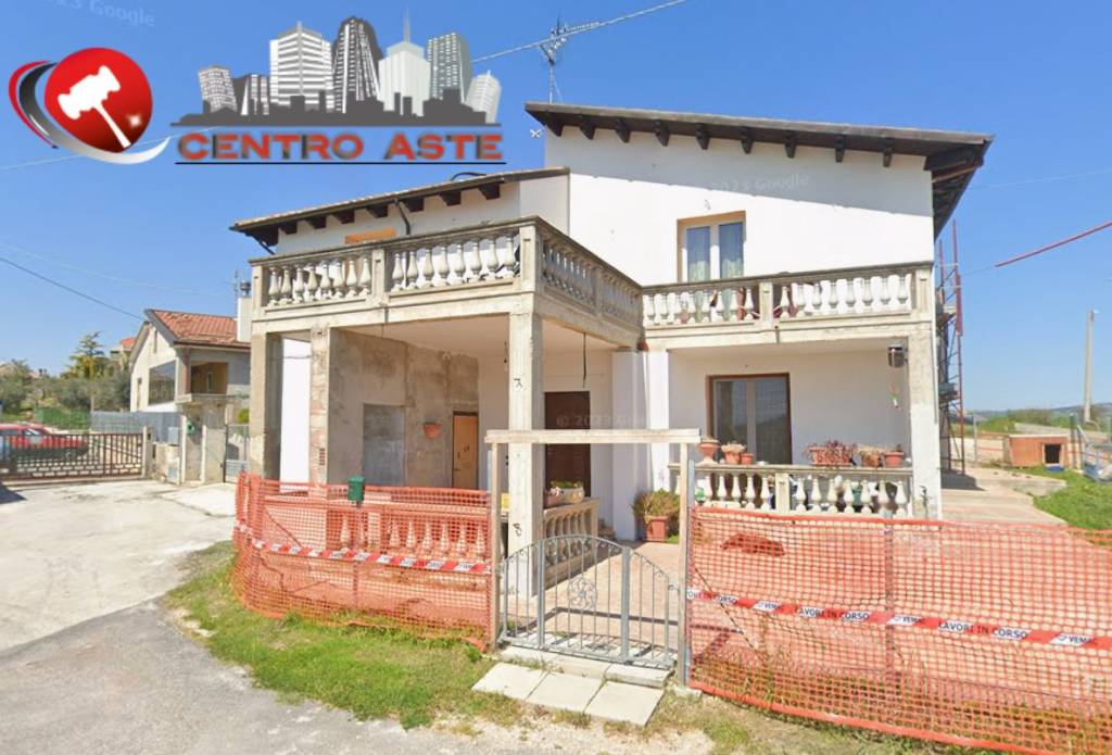 casa indipendente in vendita a Collecorvino in zona Caparrone
