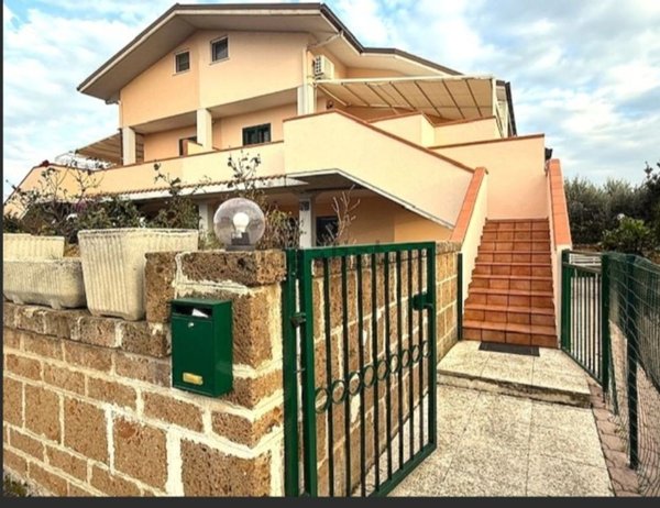 casa indipendente in vendita a Collecorvino