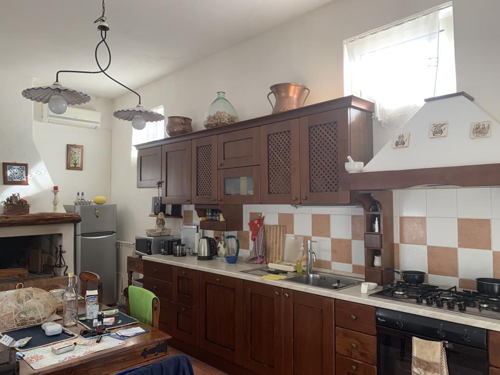 casa indipendente in vendita a Collecorvino in zona Barberi