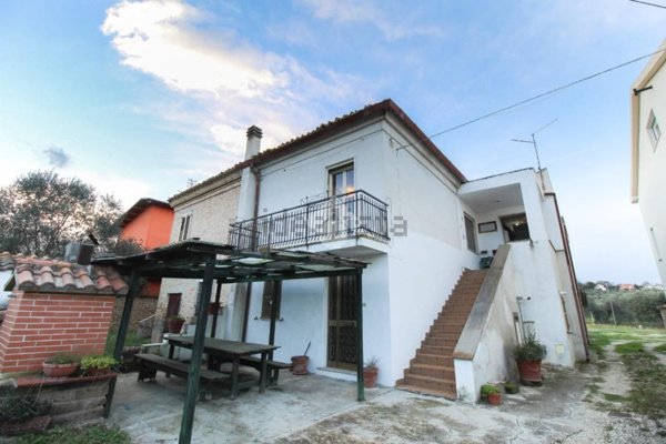 appartamento in vendita a Collecorvino