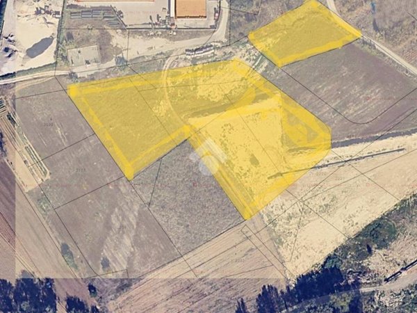 terreno edificabile in vendita a Collecorvino in zona Congiunti